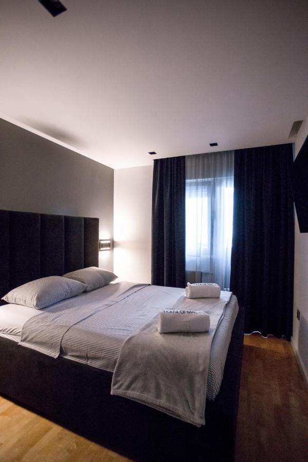 House Of Mac Apartments Ni Екстериор снимка