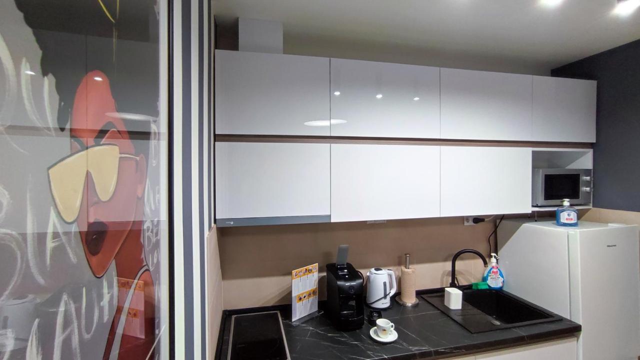 House Of Mac Apartments Ni Екстериор снимка