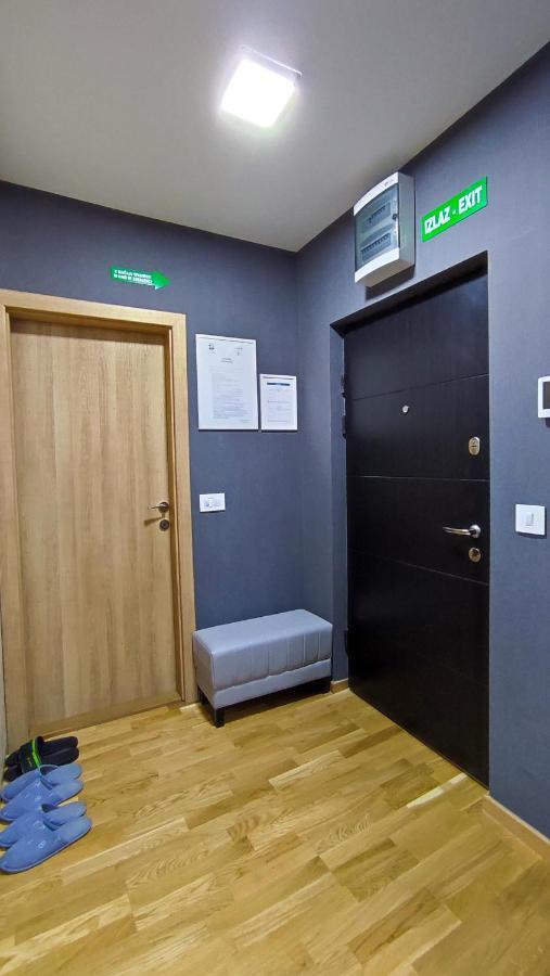 House Of Mac Apartments Ni Екстериор снимка