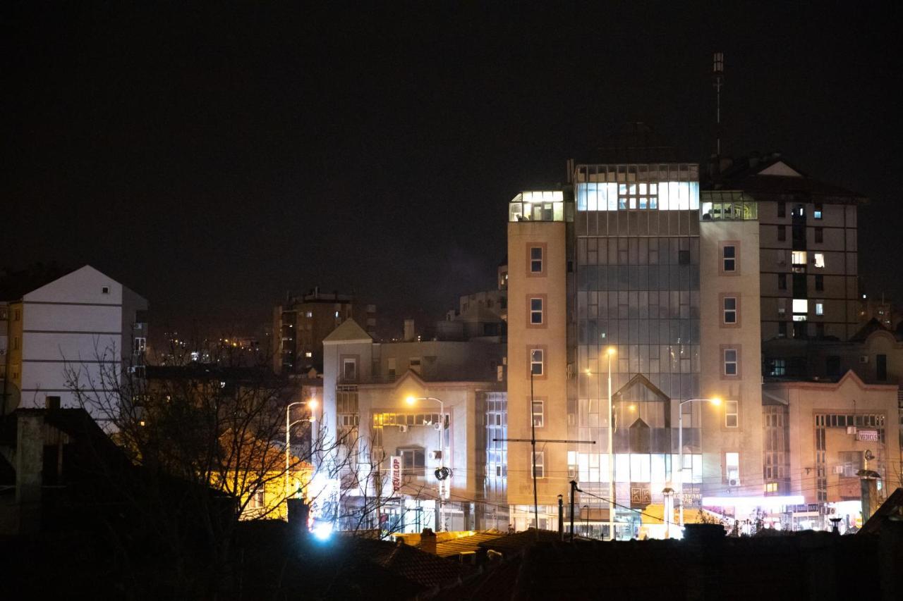 House Of Mac Apartments Ni Екстериор снимка