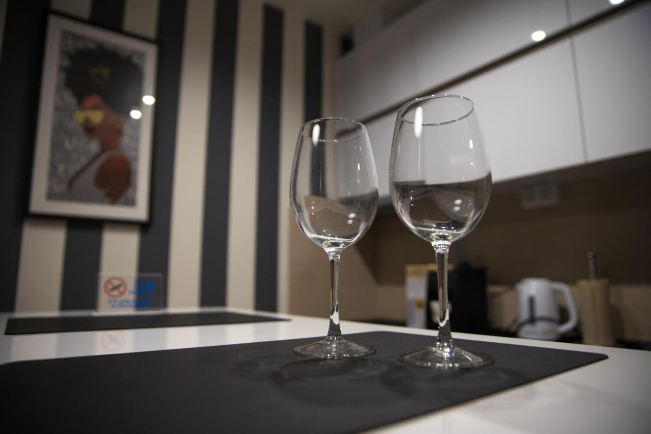House Of Mac Apartments Ni Екстериор снимка