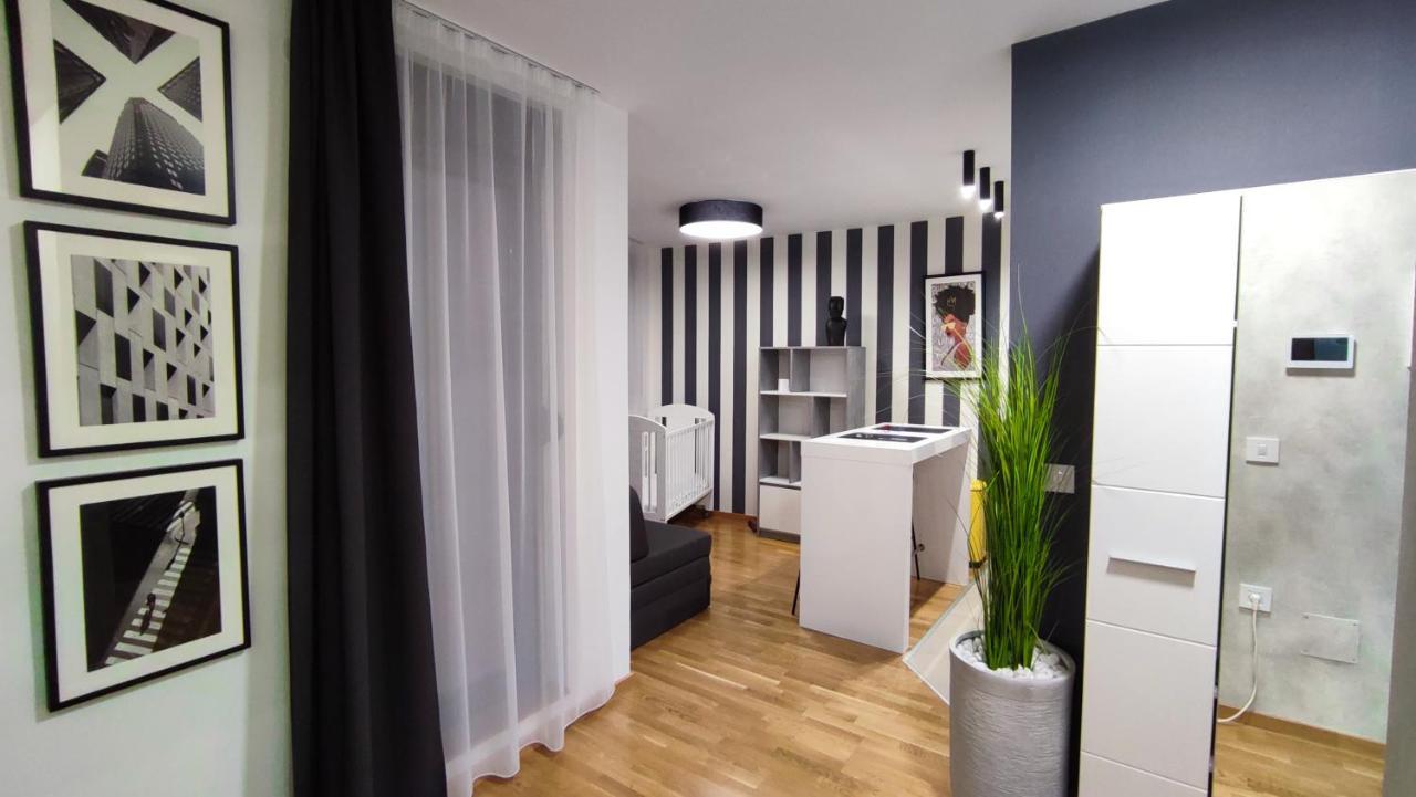 House Of Mac Apartments Ni Екстериор снимка