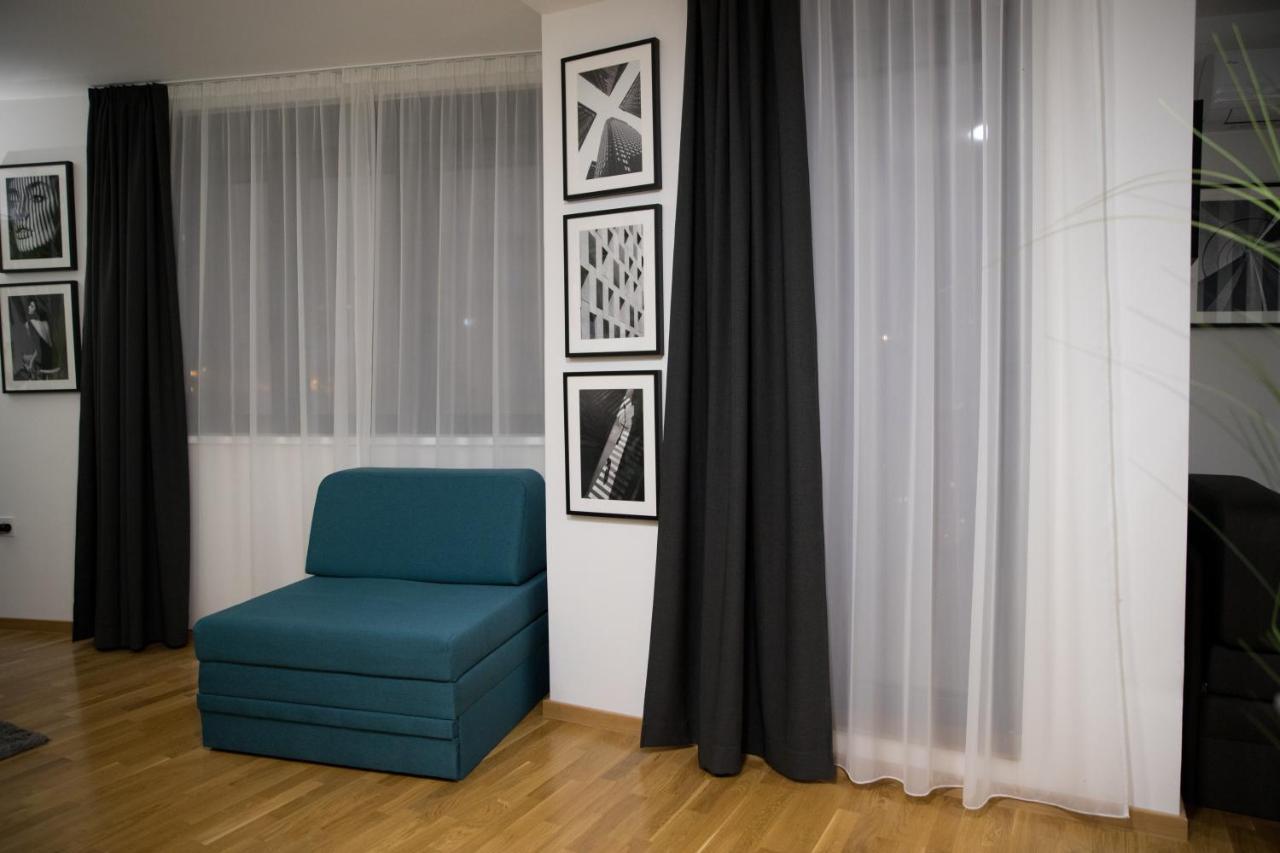House Of Mac Apartments Ni Екстериор снимка