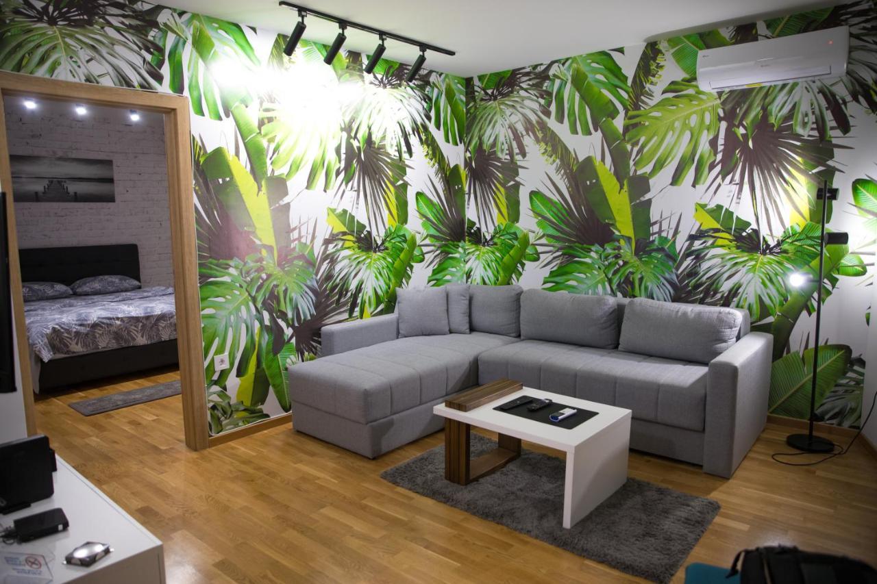 House Of Mac Apartments Ni Екстериор снимка