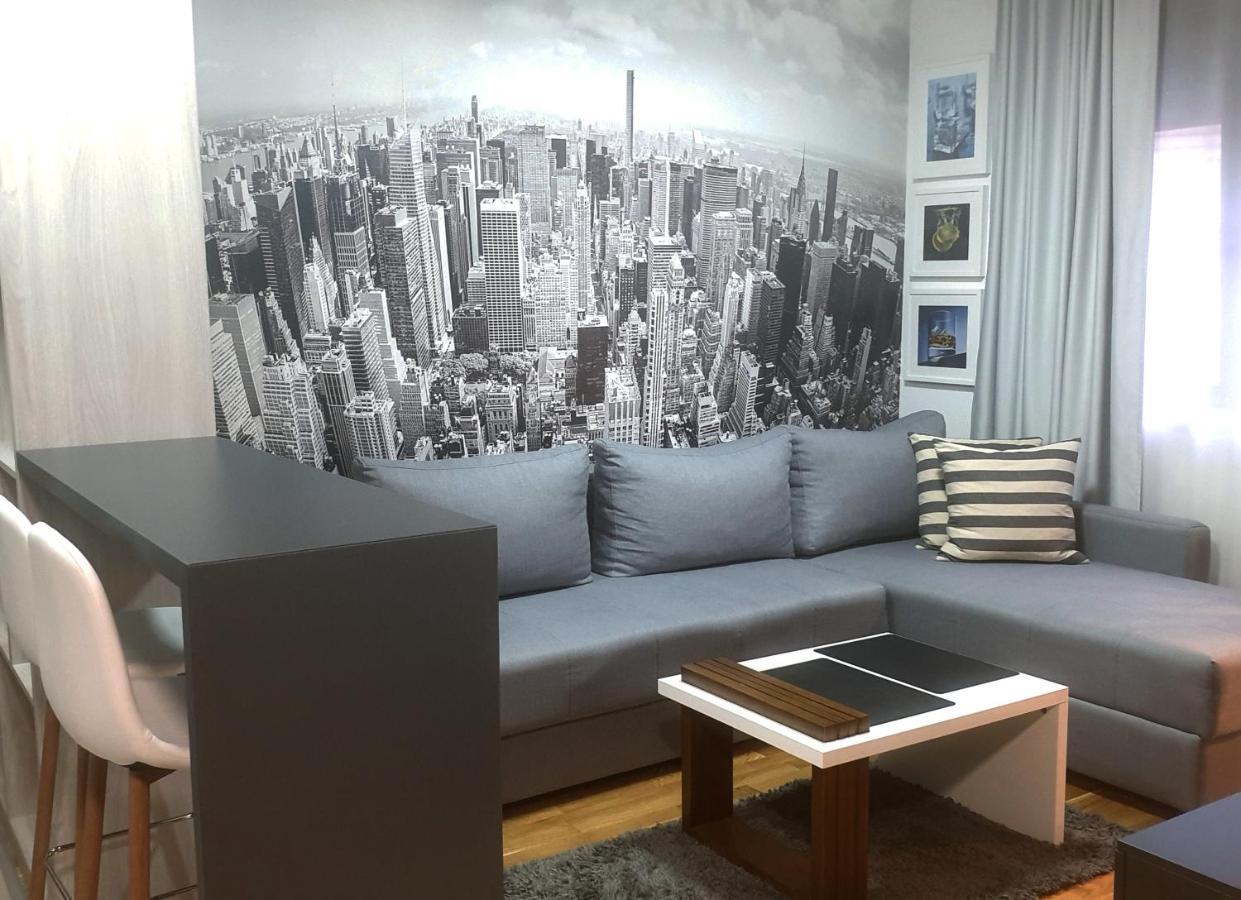 House Of Mac Apartments Ni Екстериор снимка