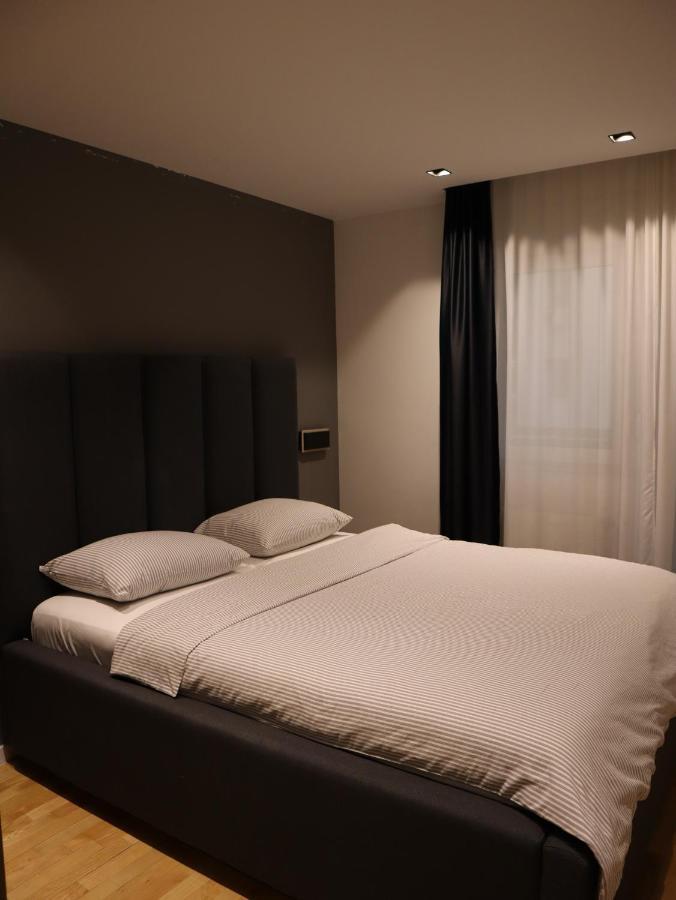 House Of Mac Apartments Ni Екстериор снимка