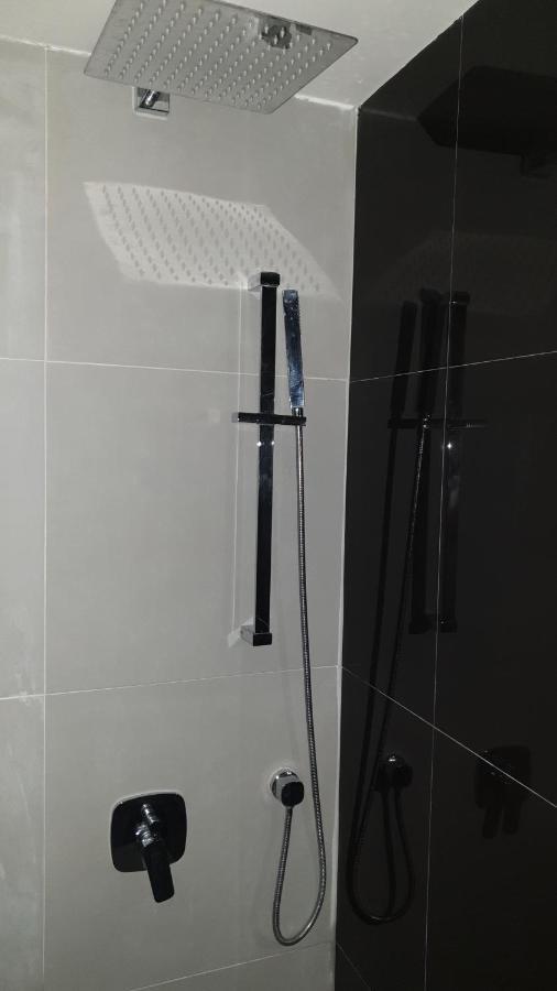 House Of Mac Apartments Ni Екстериор снимка